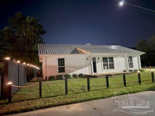 31 Cottage St - Photo 1