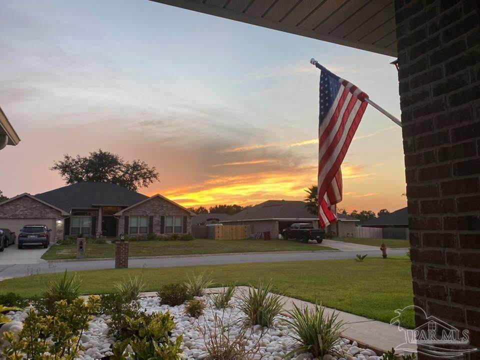 4474 Hampton Bay Blvd - Photo 1