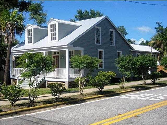 321 Davis Hwy - Photo 1