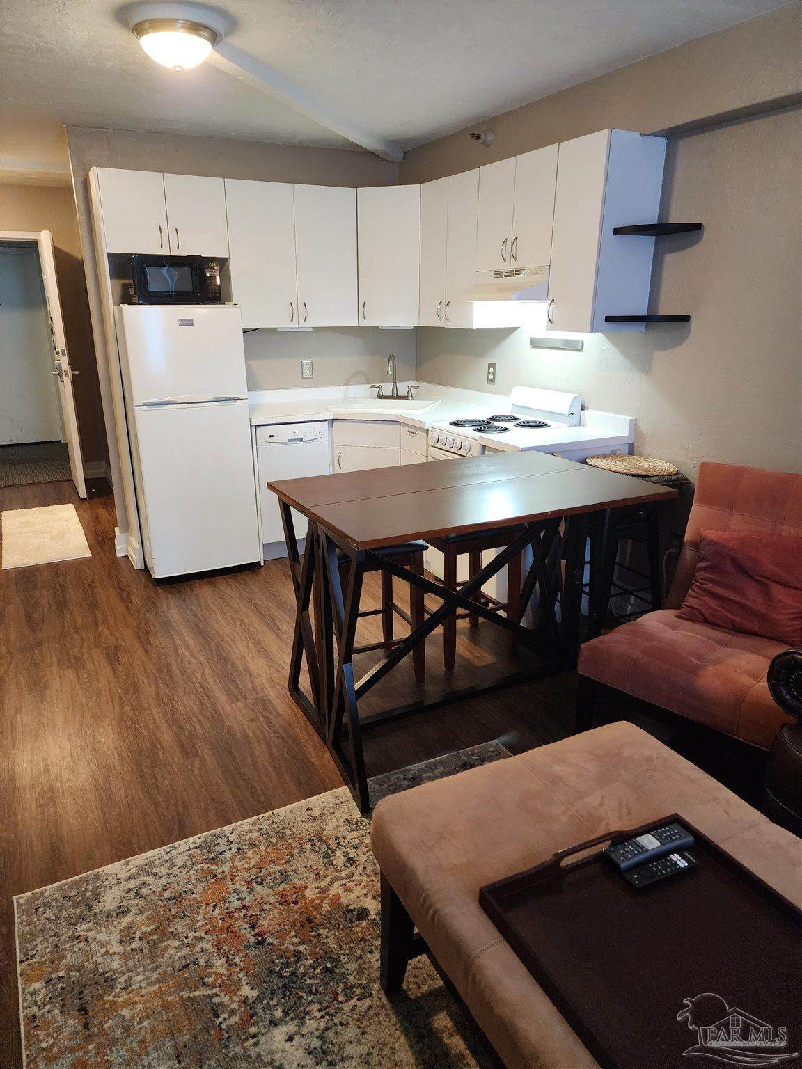 224 Garden St - Photo 1