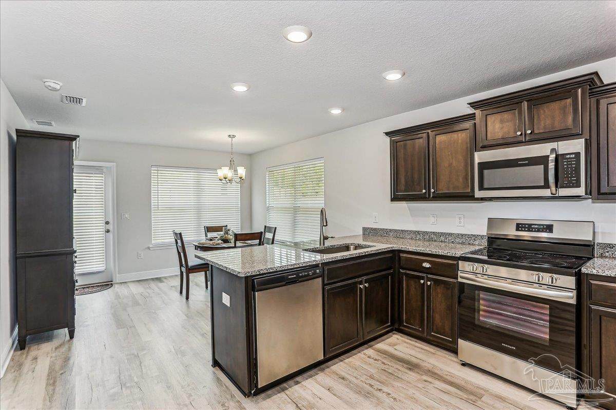 414 Kingsbridge Dr - Photo 1