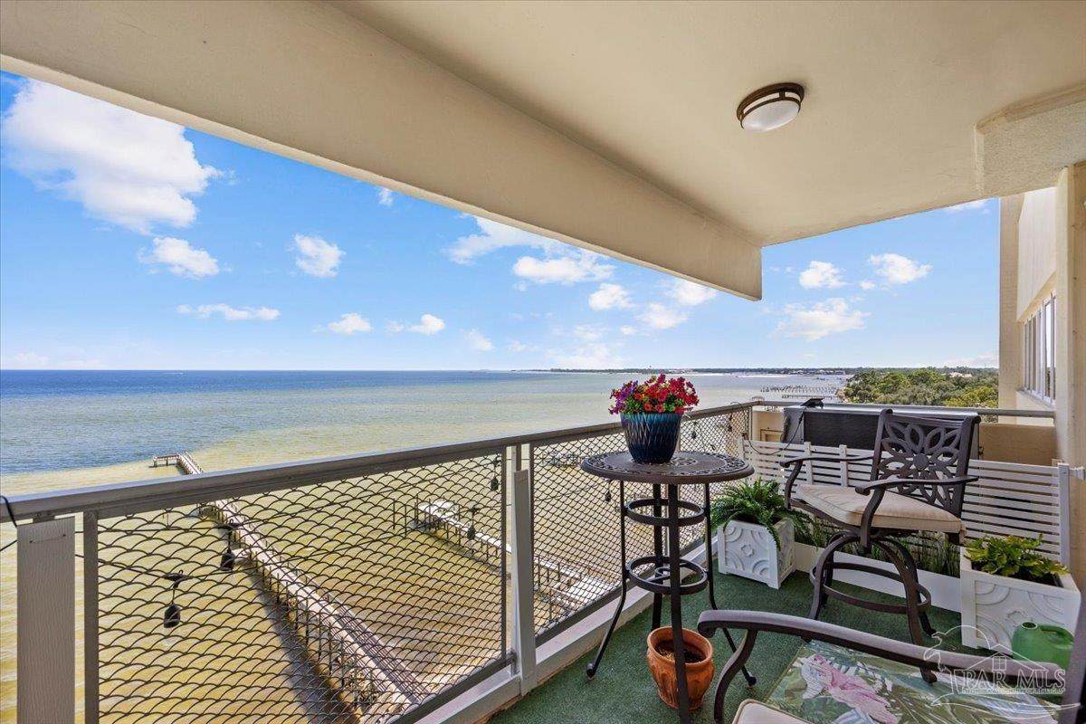 825 Bayshore - Photo 1