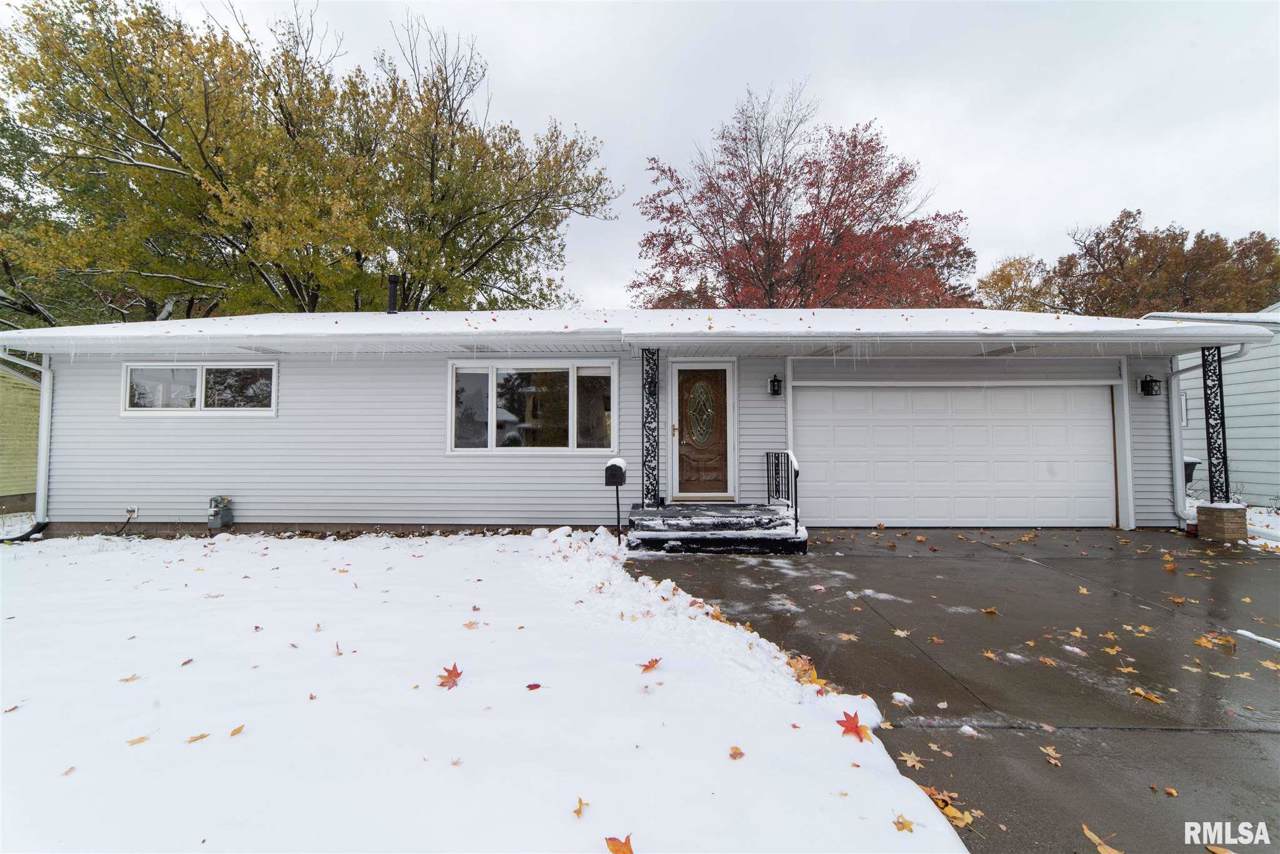 1913 47TH ST CT Street Court - Photo 1