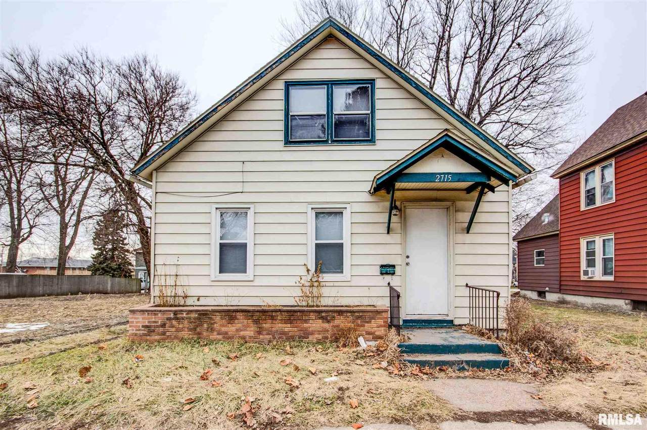 2715 7TH Avenue - Photo 1