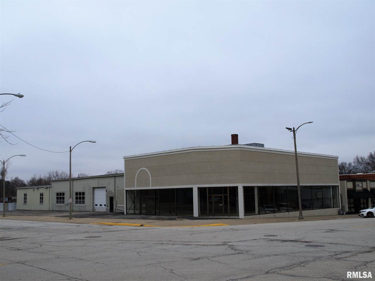 120 Broad - Photo 1