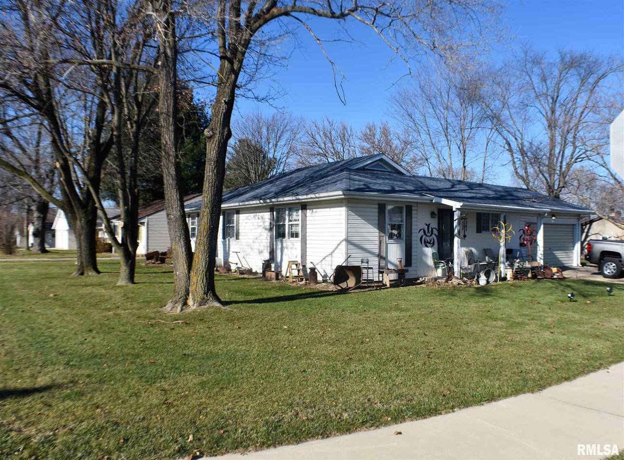 700 15TH Avenue - Photo 1