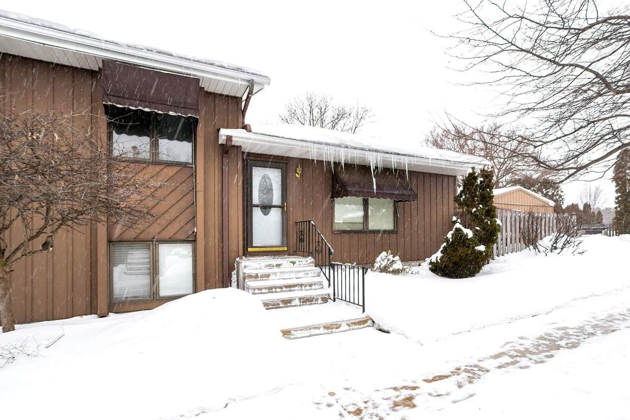 1121 48TH Avenue - Photo 1