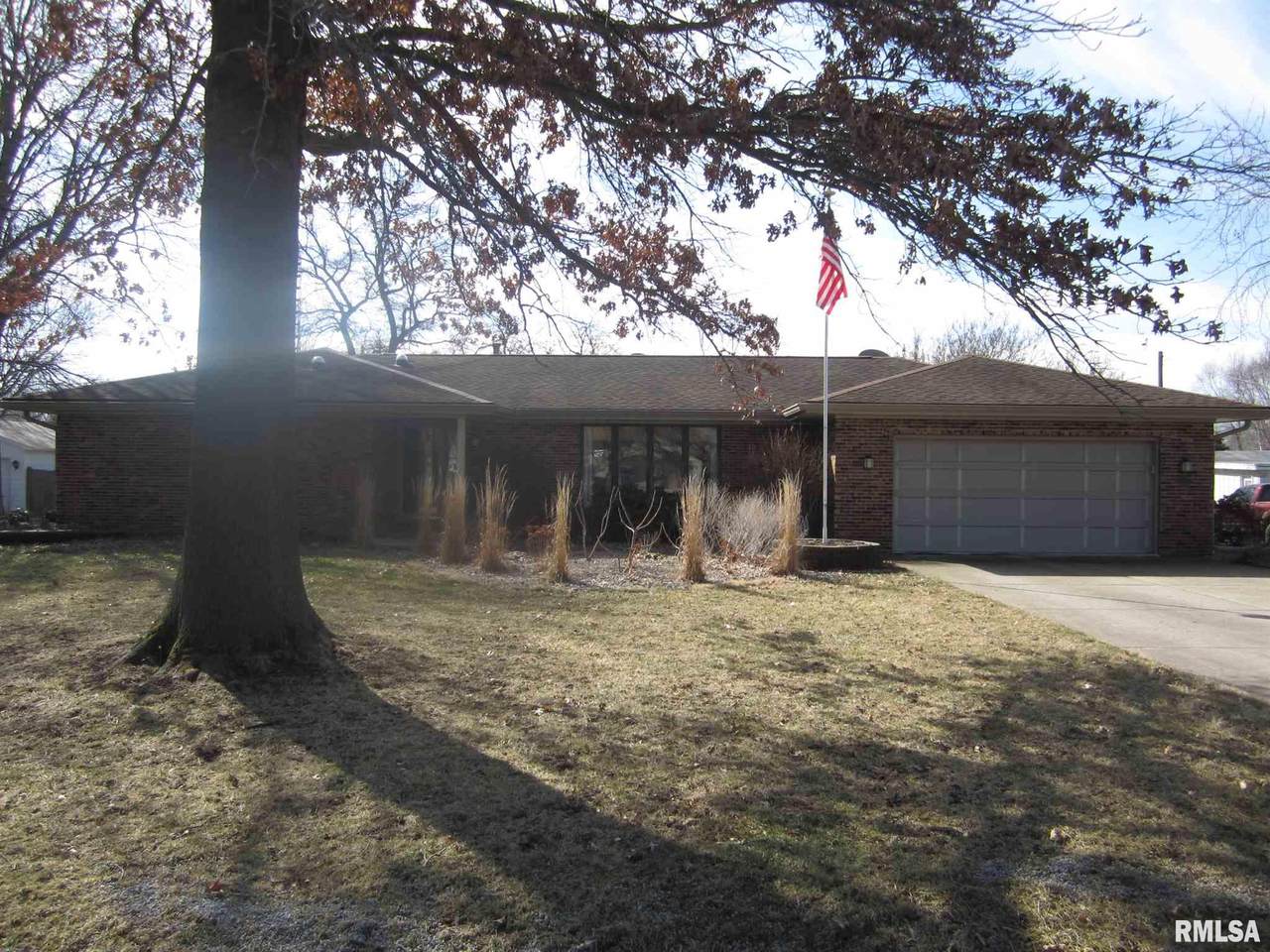 115 Center Street - Photo 1