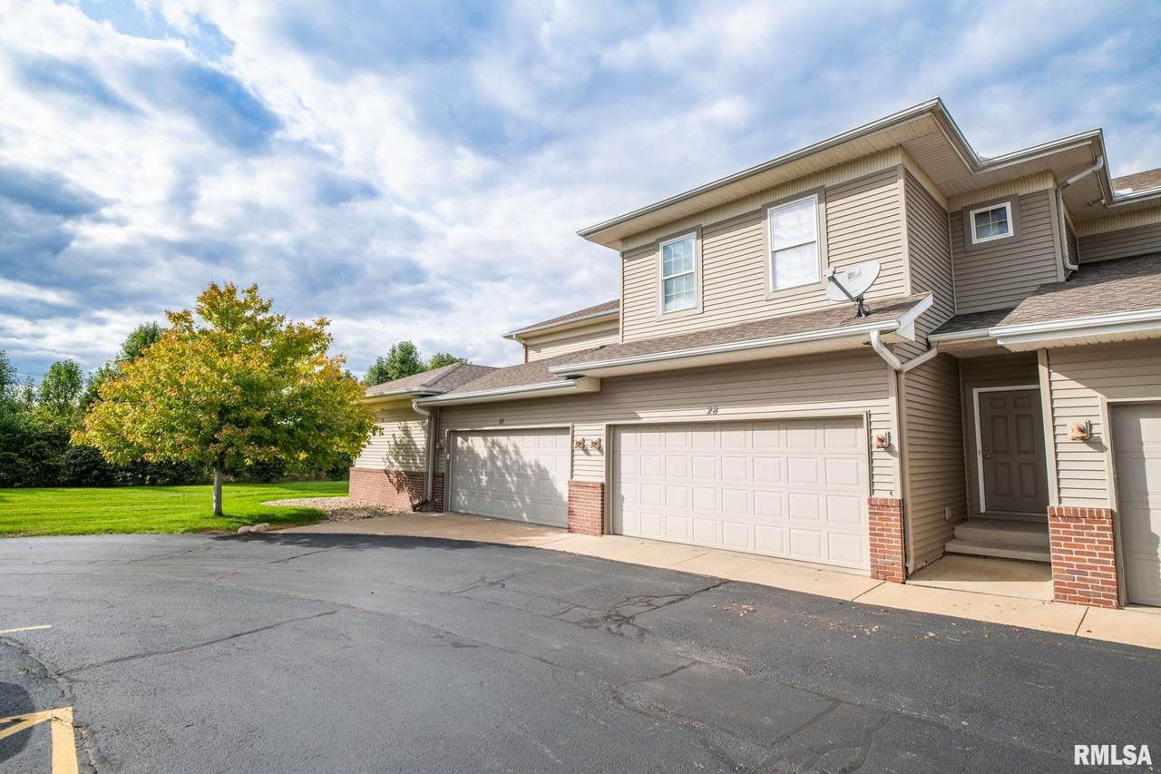 11217 Oakwood Drive - Photo 1