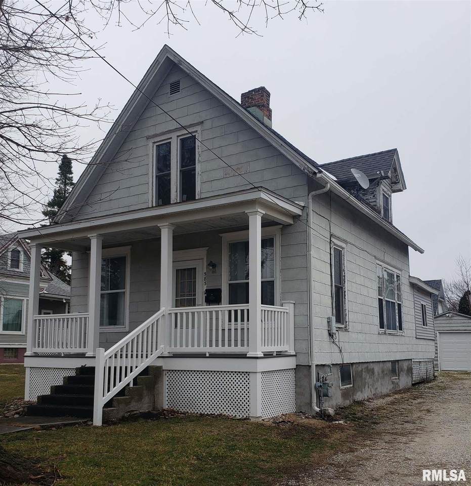 583 Maple Avenue - Photo 1