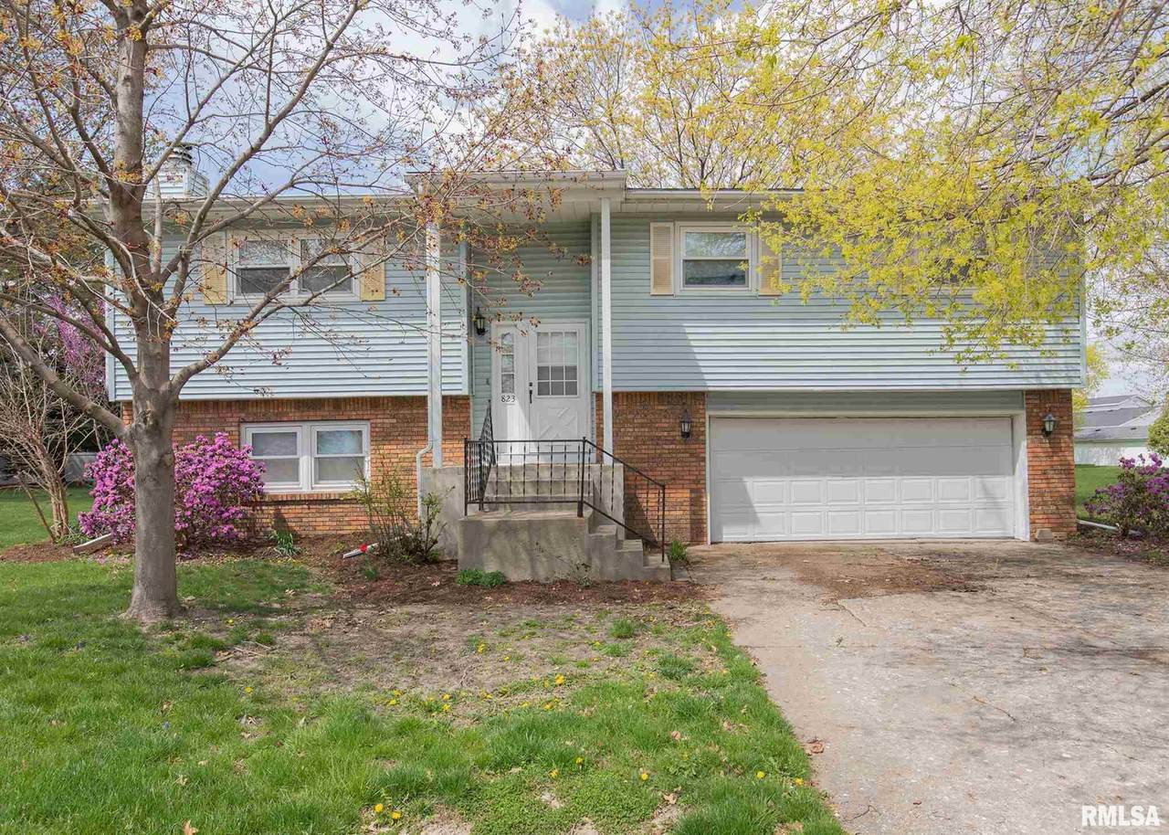 823 Meadowlawn Drive - Photo 1