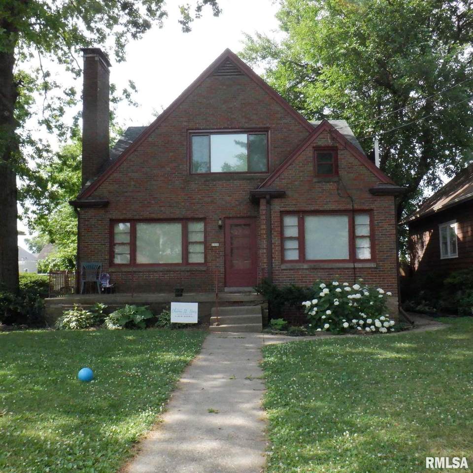 2006 Clarke Avenue - Photo 1