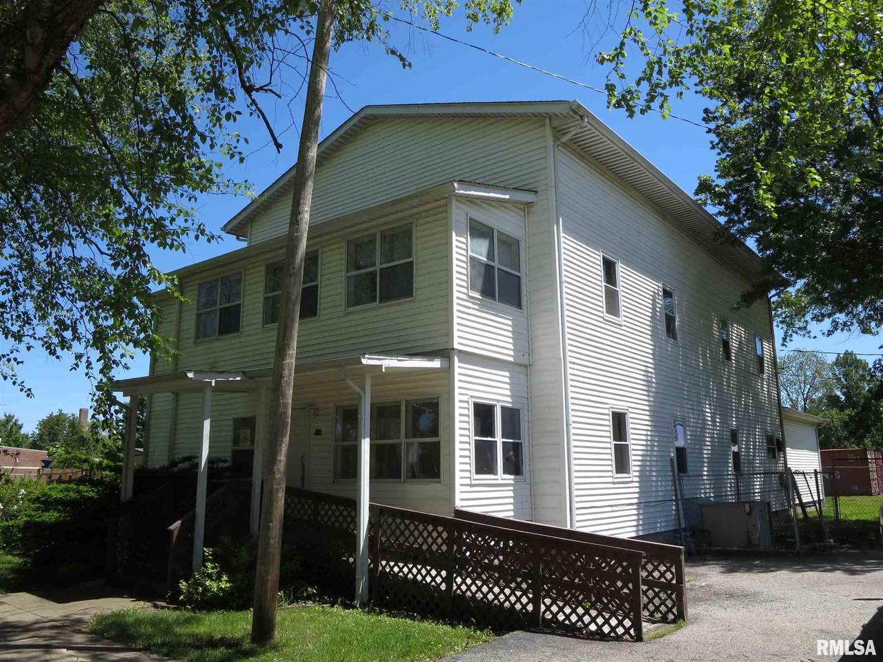 514 18TH Street - Photo 1