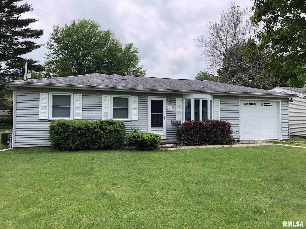 219 Barsi Boulevard - Photo 1