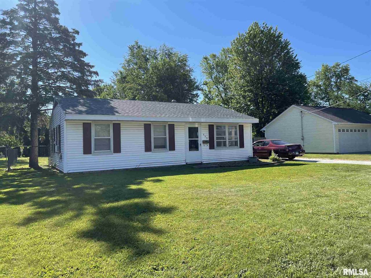 899 Lawrence Avenue - Photo 1