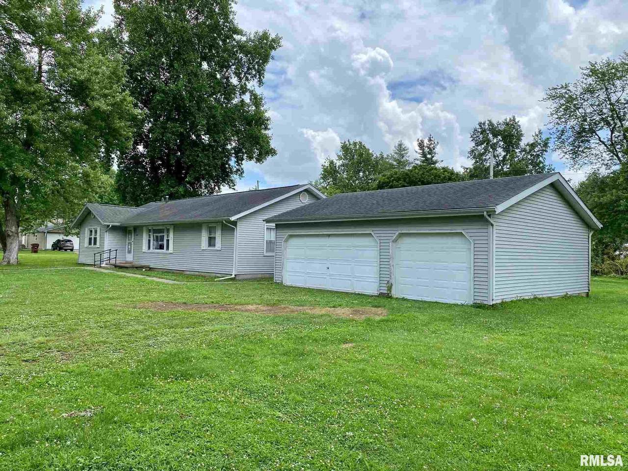 409 Maple Place - Photo 1
