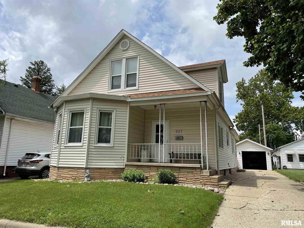 627 Wood Avenue - Photo 1