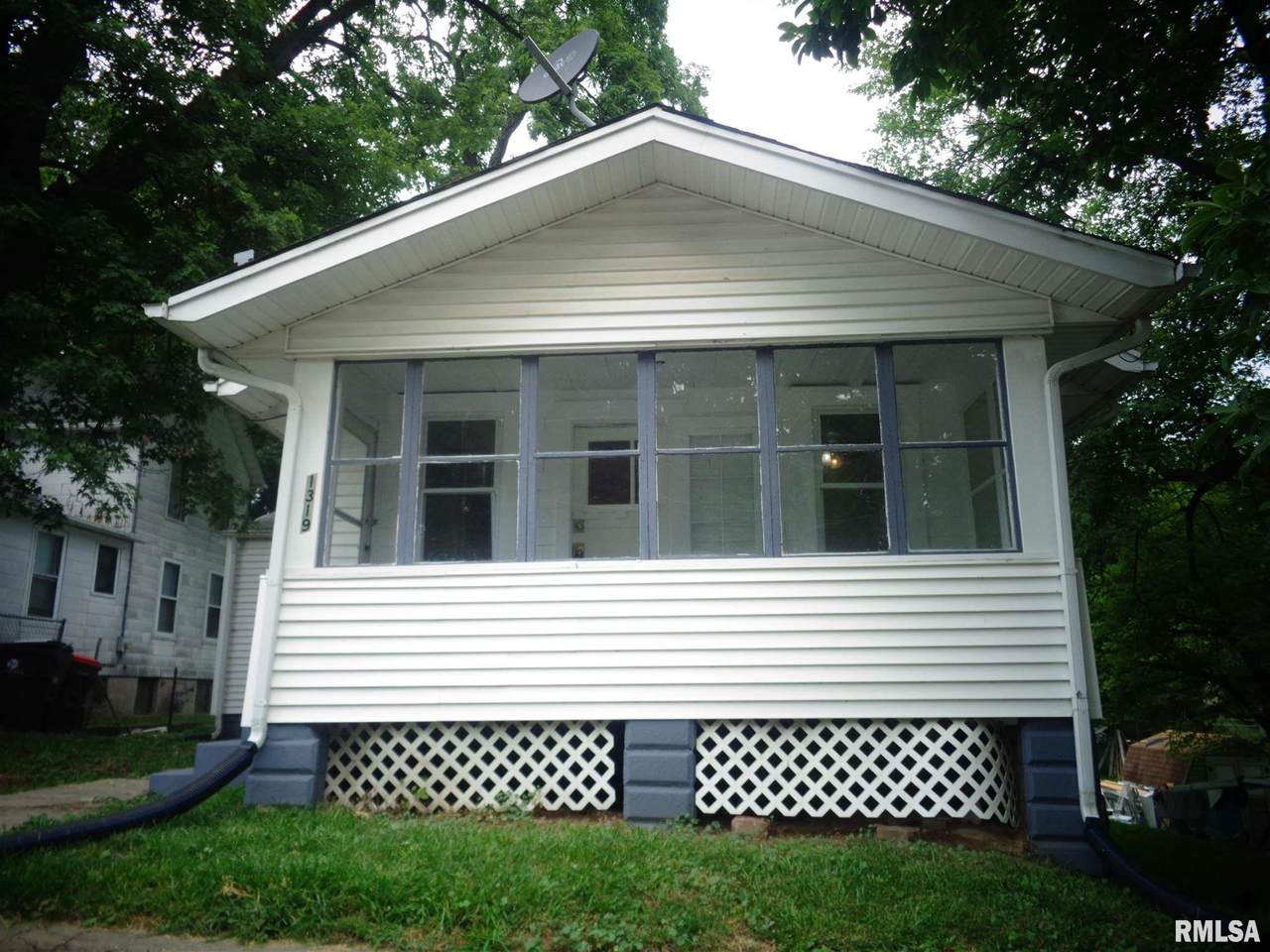 1319 Fairoaks Avenue - Photo 1