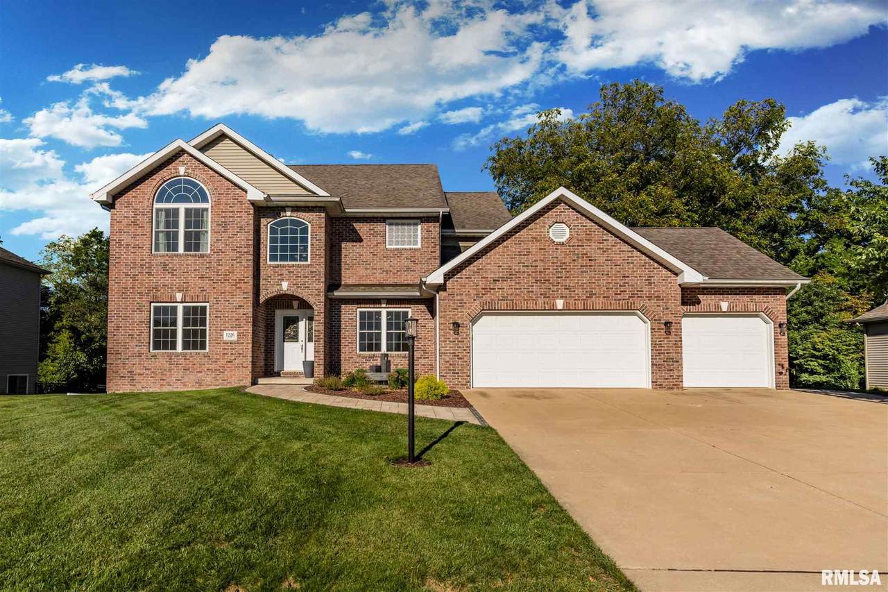 1226 Winterberry Avenue - Photo 1