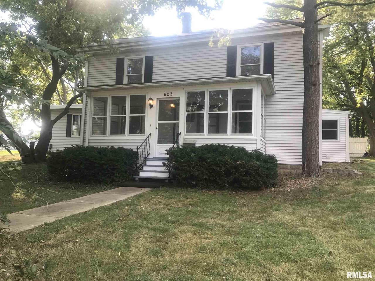 623 1ST Street - Photo 1