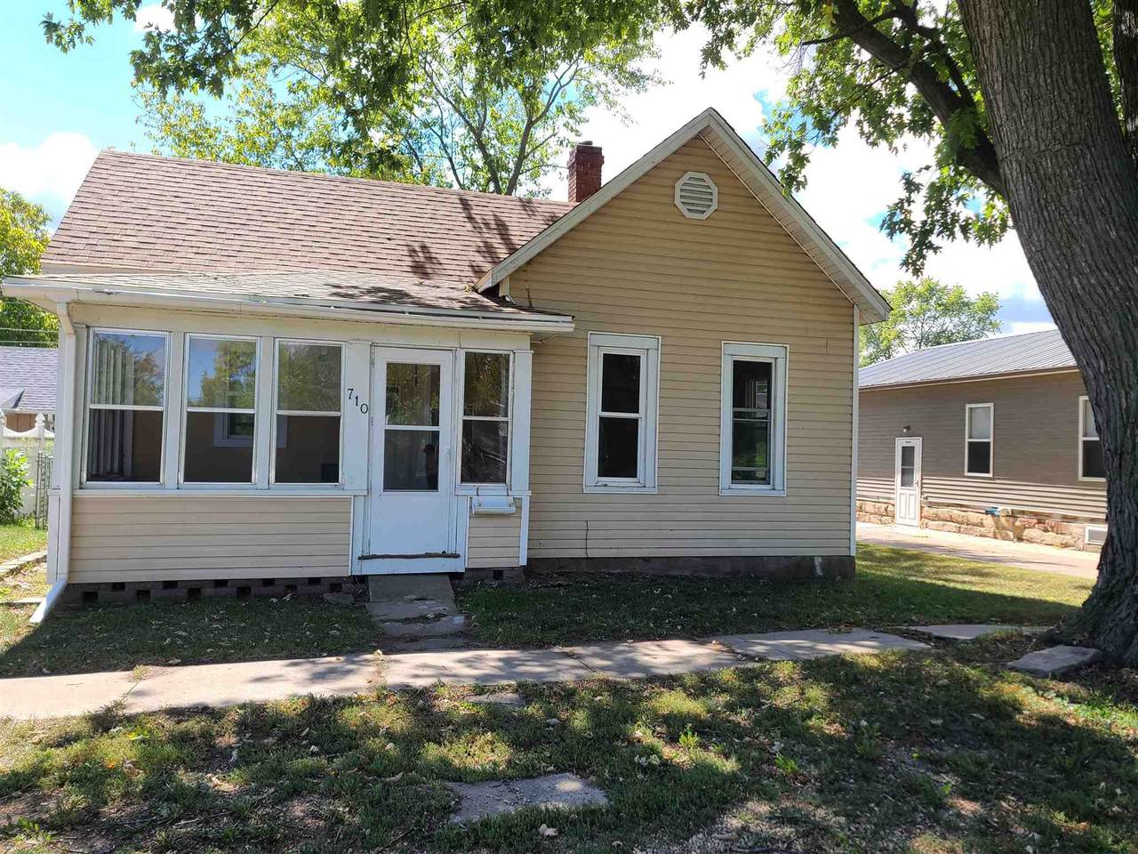 710 17TH Avenue - Photo 1