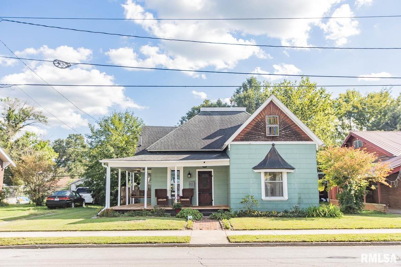 1923 Spruce Street - Photo 1