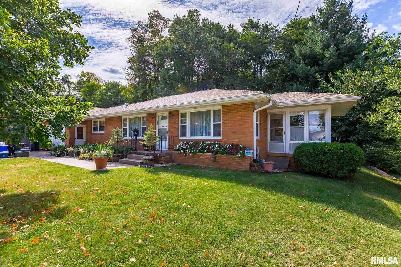 909 8TH Street - Photo 1