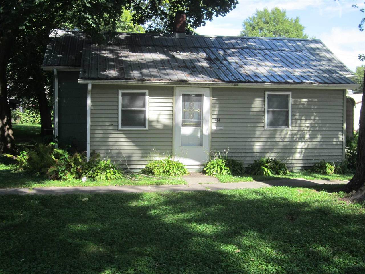 414 Elm - Photo 1