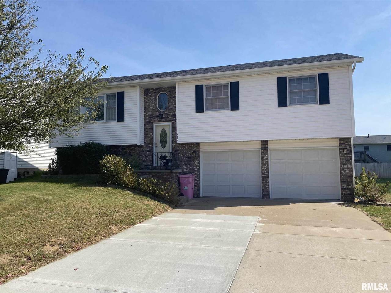920 Ash Drive - Photo 1