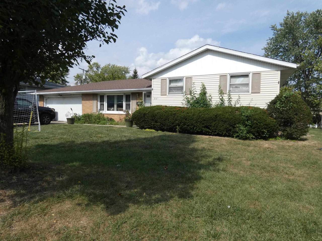 527 Kellar Parkway - Photo 1