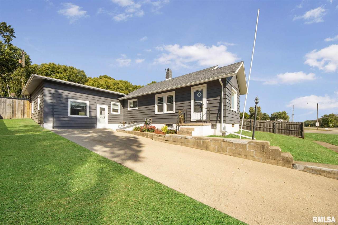308 Railroad Drive - Photo 1