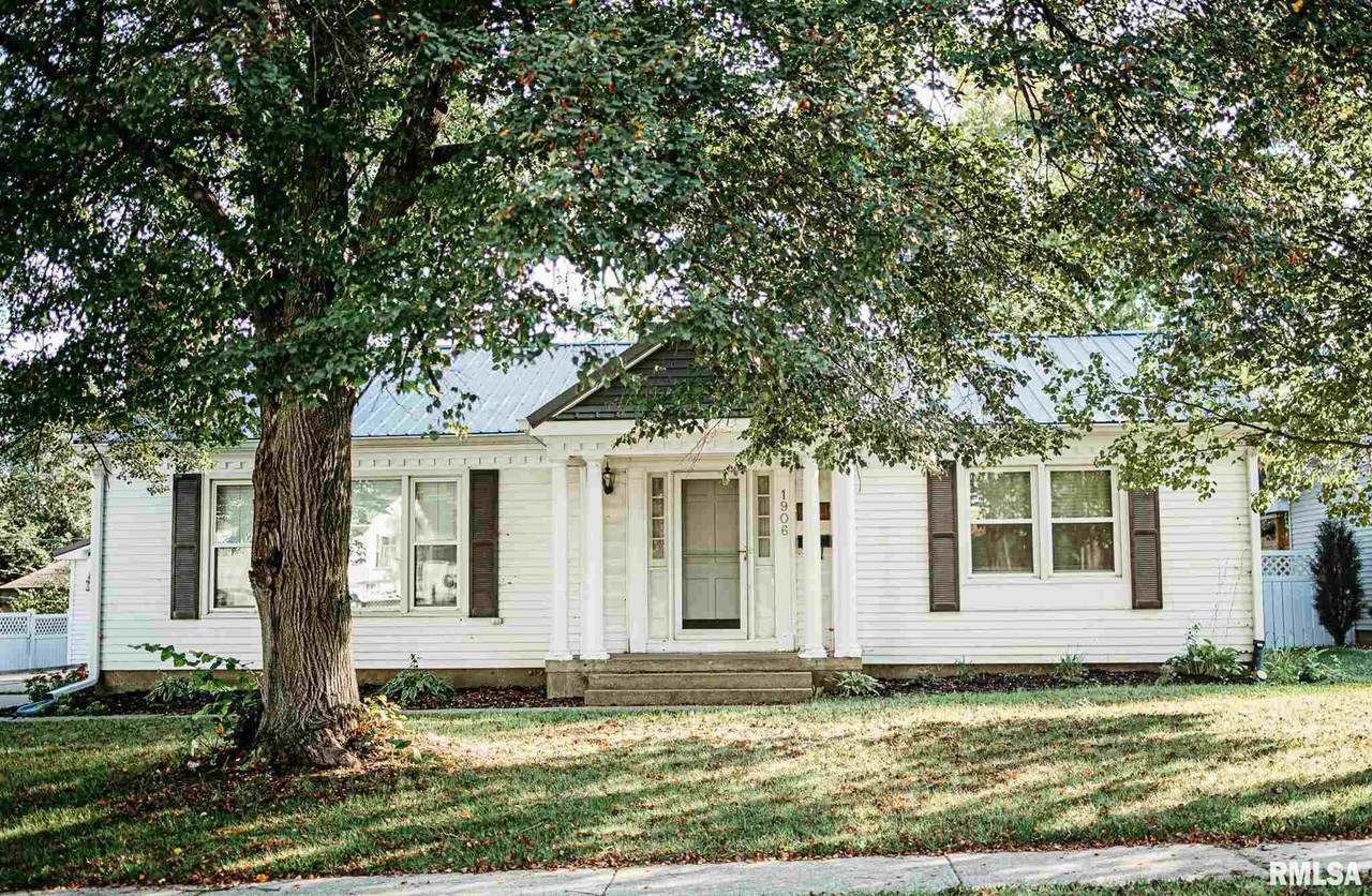1906 Brentwood Drive - Photo 1