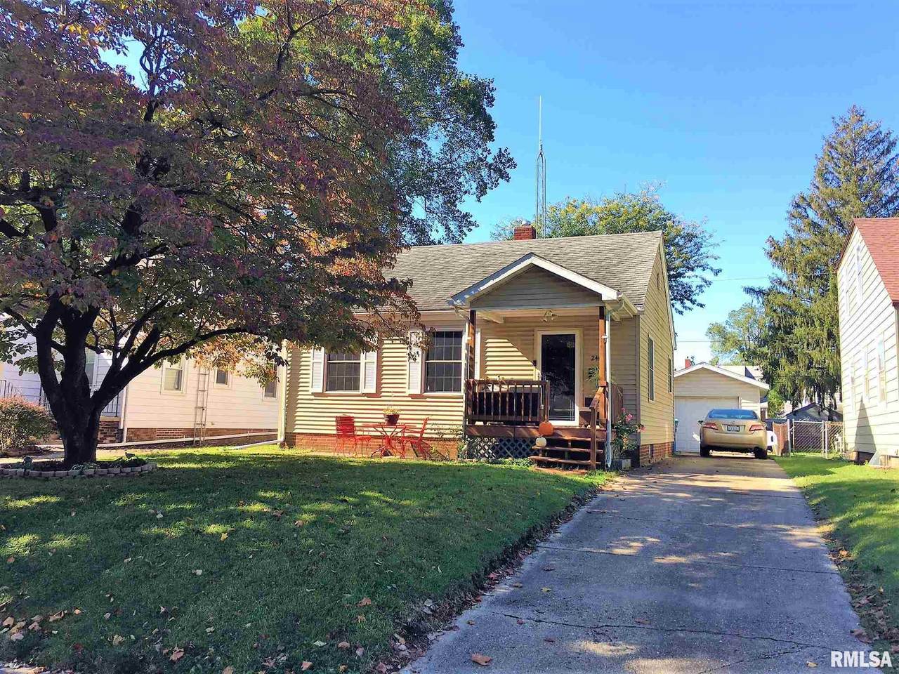 2409 8TH Street - Photo 1