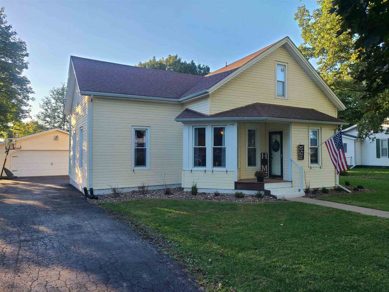 305 Scott Street - Photo 1