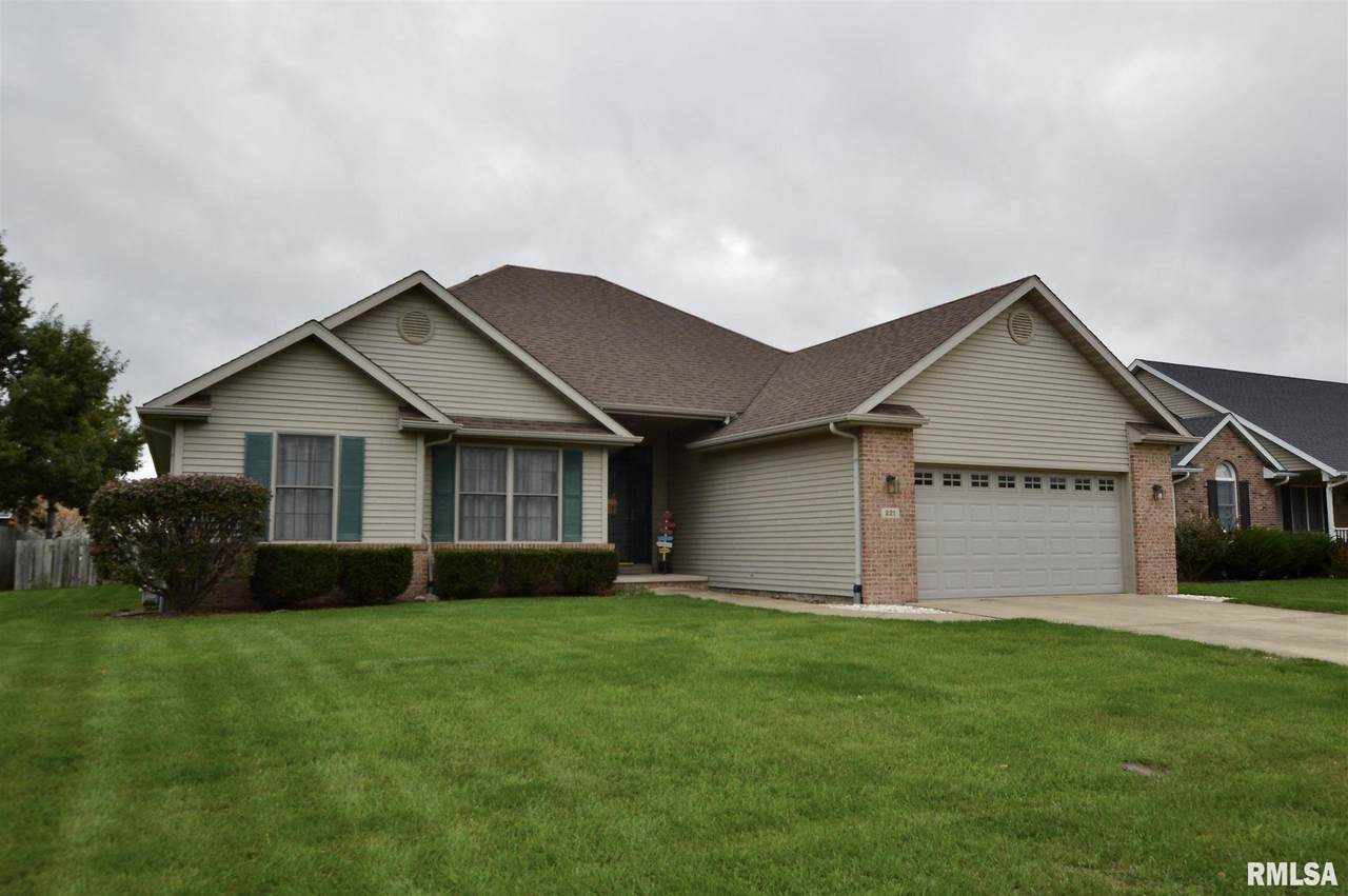 221 Ramblewood Lane - Photo 1