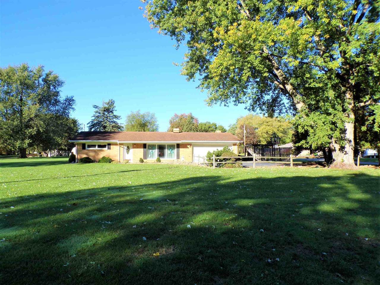 448 Oakwood Drive - Photo 1