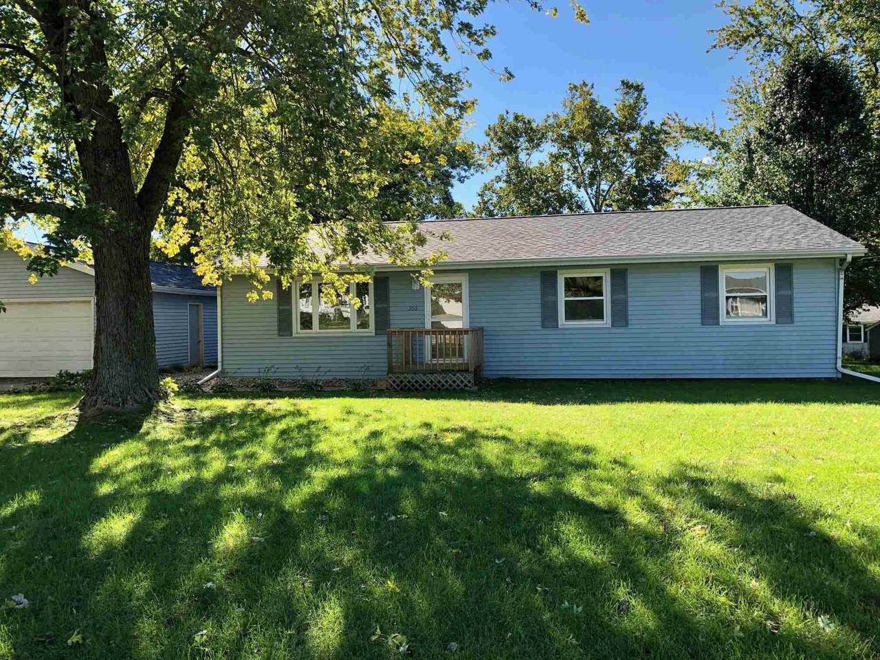 306 Illinois Avenue - Photo 1