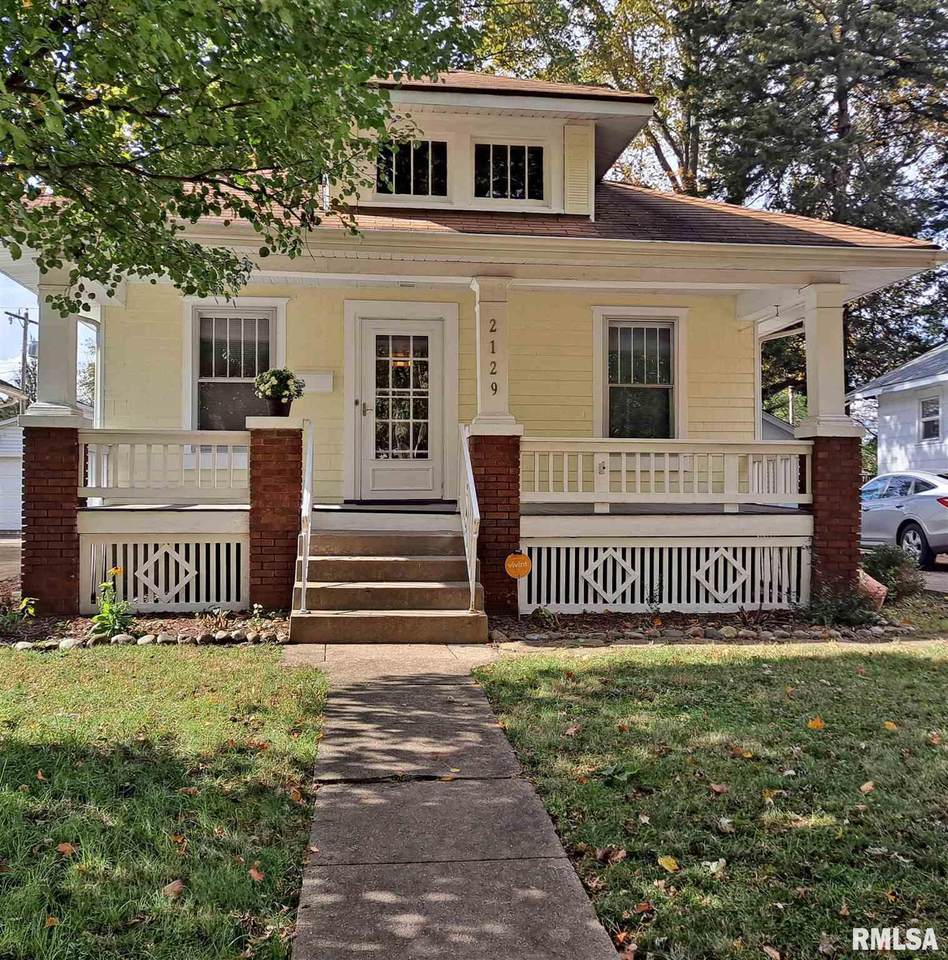 2129 Lowell Avenue - Photo 1