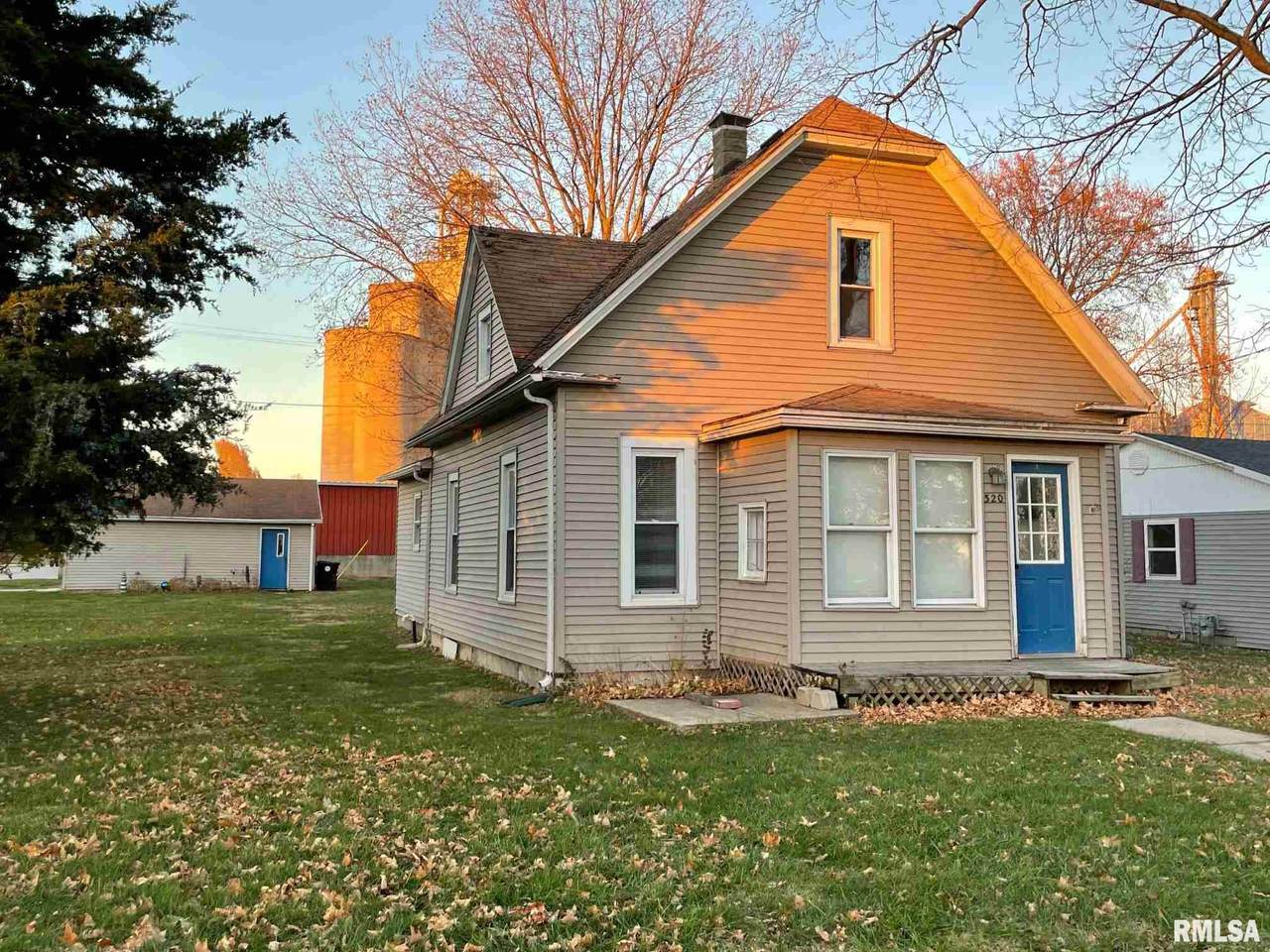320 Superior Street - Photo 1