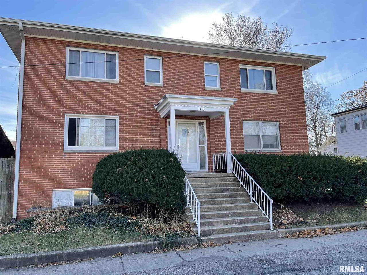 1110 Laurel Street - Photo 1