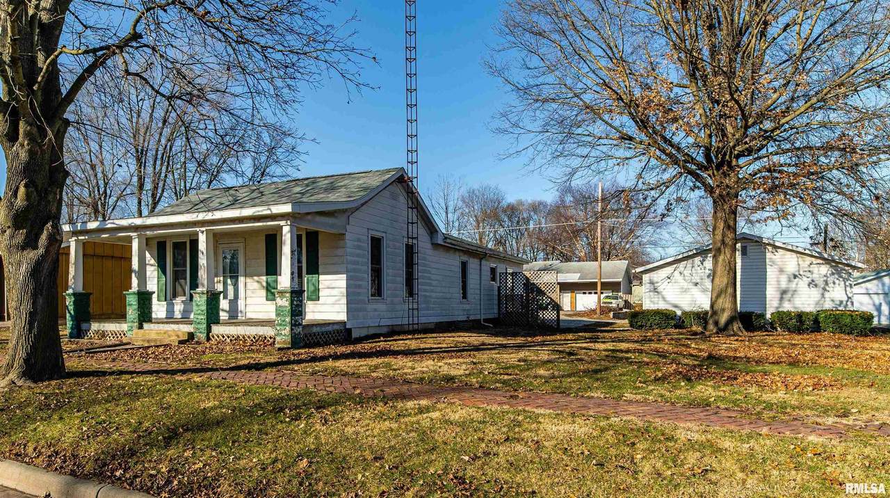 636 4TH Street - Photo 1