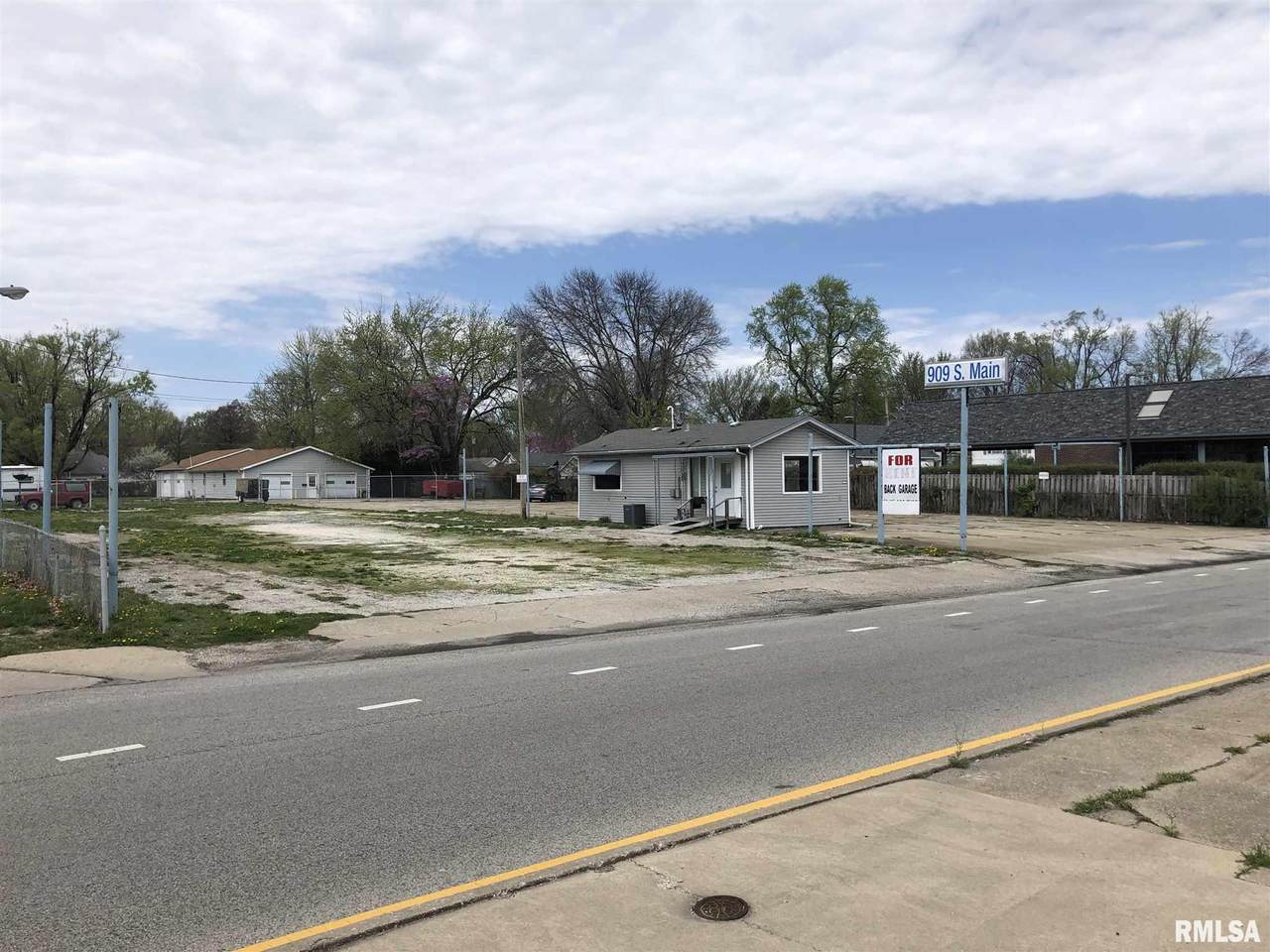 907 Main Street - Photo 1