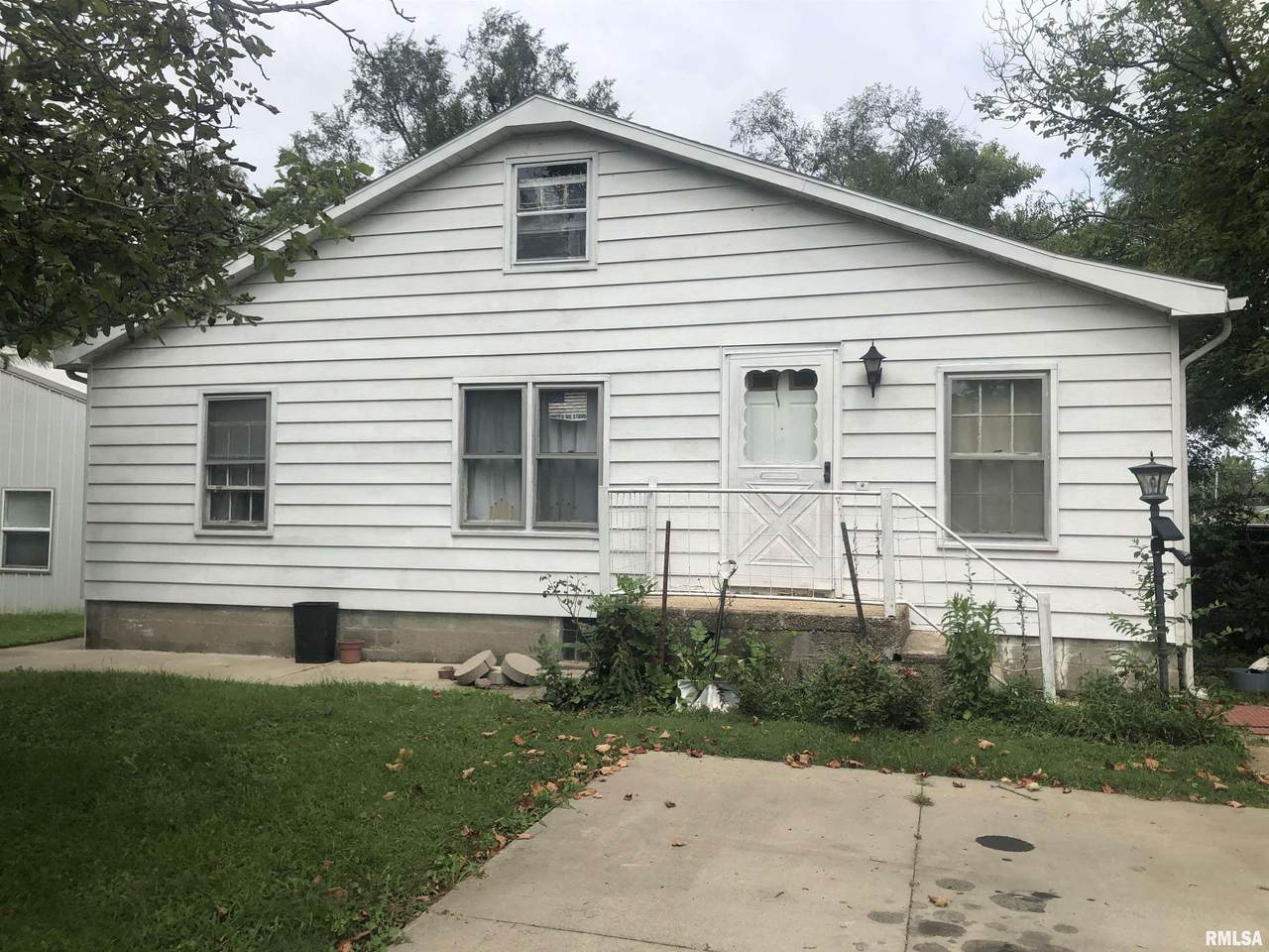 1303 Carpenter Street - Photo 1