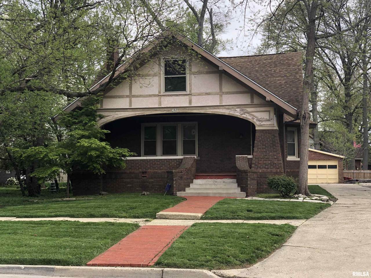 421 Edwards Street - Photo 1