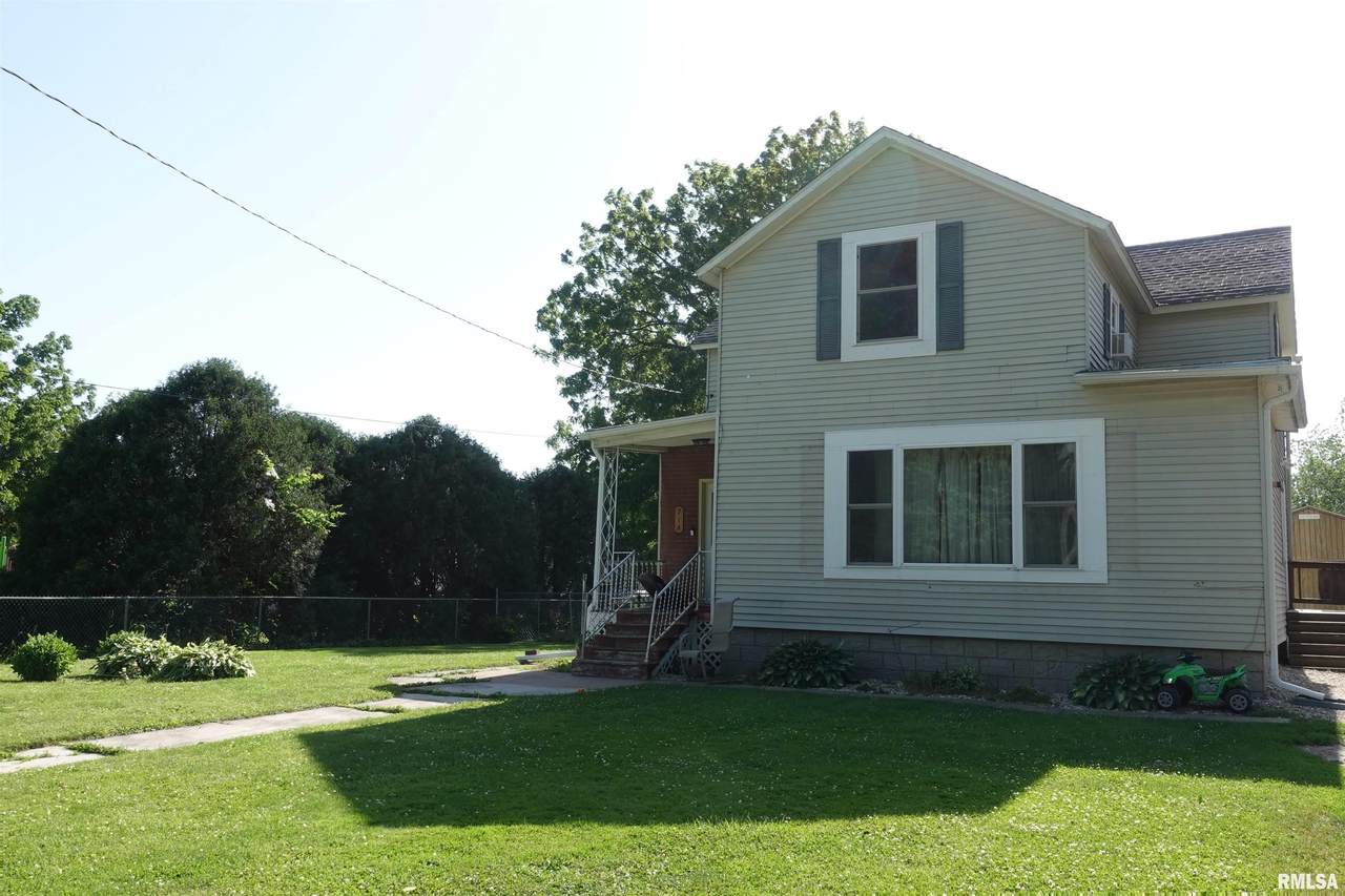 714 Clark Street - Photo 1