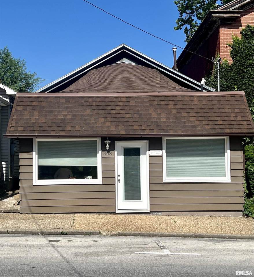 308 8TH Street - Photo 1