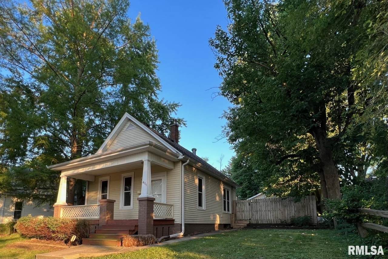 411 Beecher Street - Photo 1