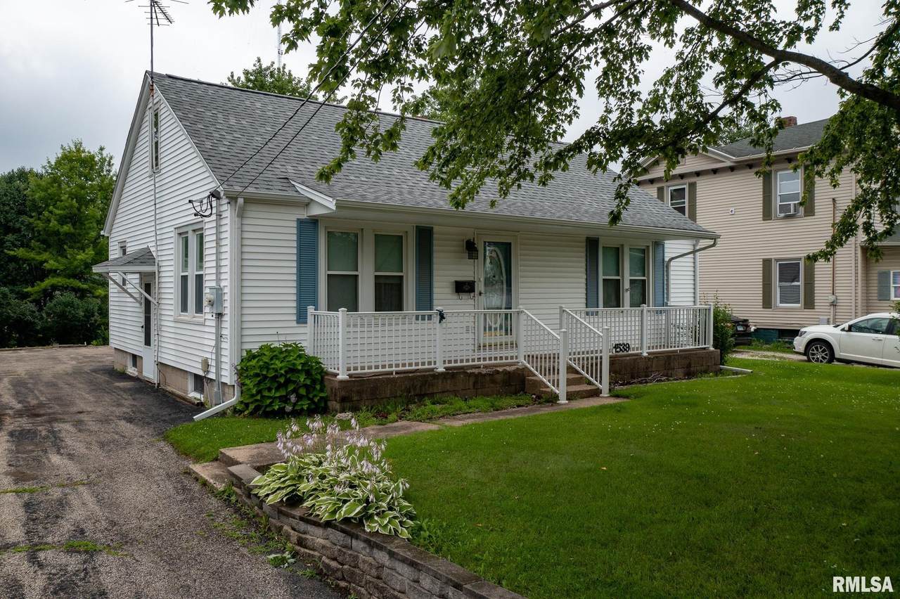 1539 Grand Avenue - Photo 1