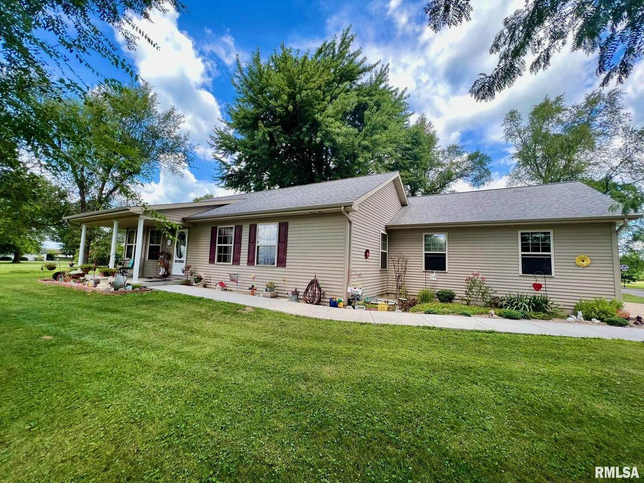 17106 Newmansville Avenue - Photo 1