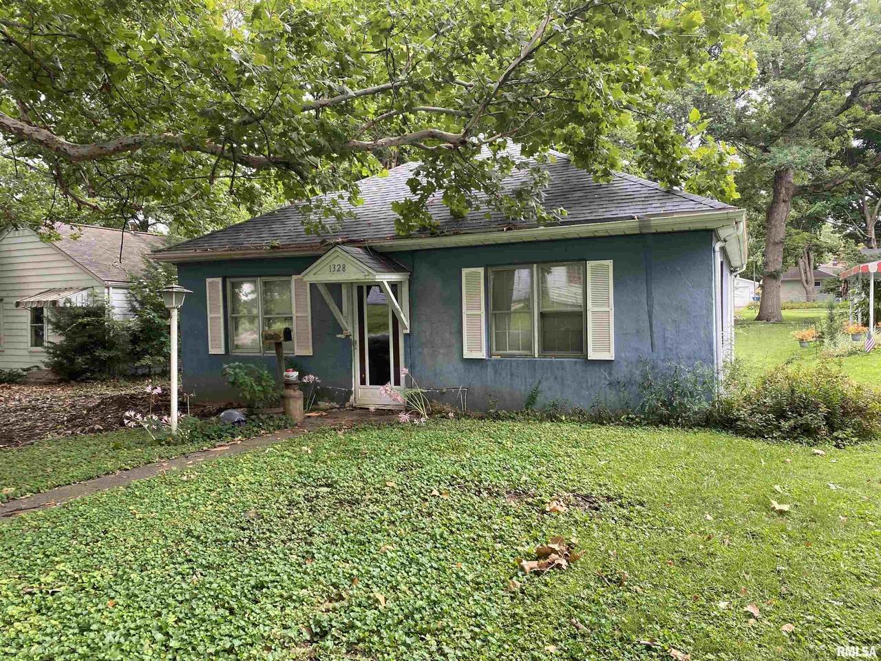 1328 Ledlie Avenue - Photo 1